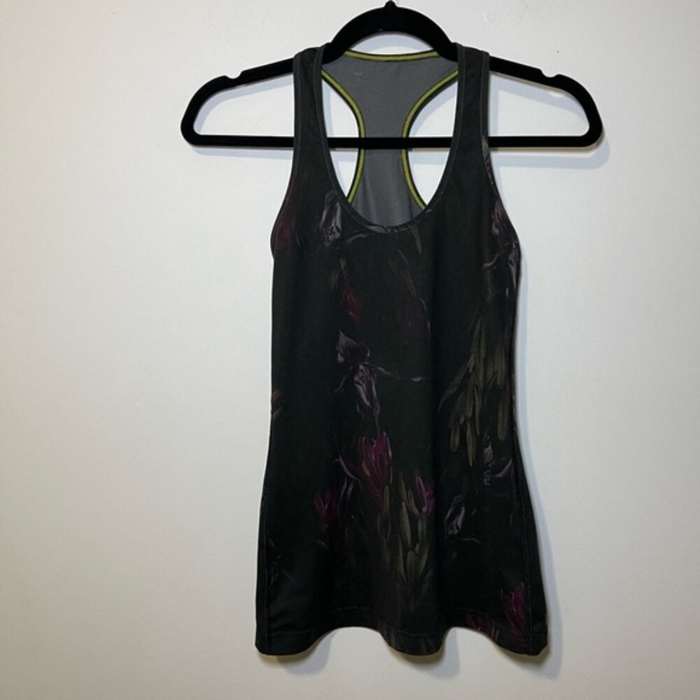Lululemon women’s black floral cool racerback midnight iris in size XS